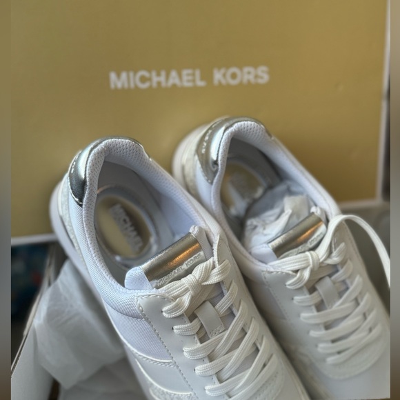 Michael Kors Women's Andi Trainer Sneakers Size 7- New in Box - Picture 12 of 13